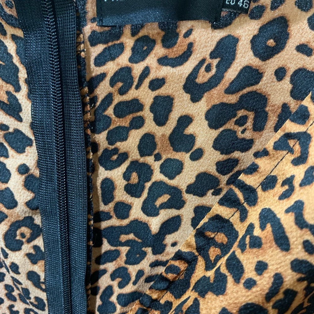 Pretty Little Thing Leopard Print Deep V Neck Ruf… - image 7